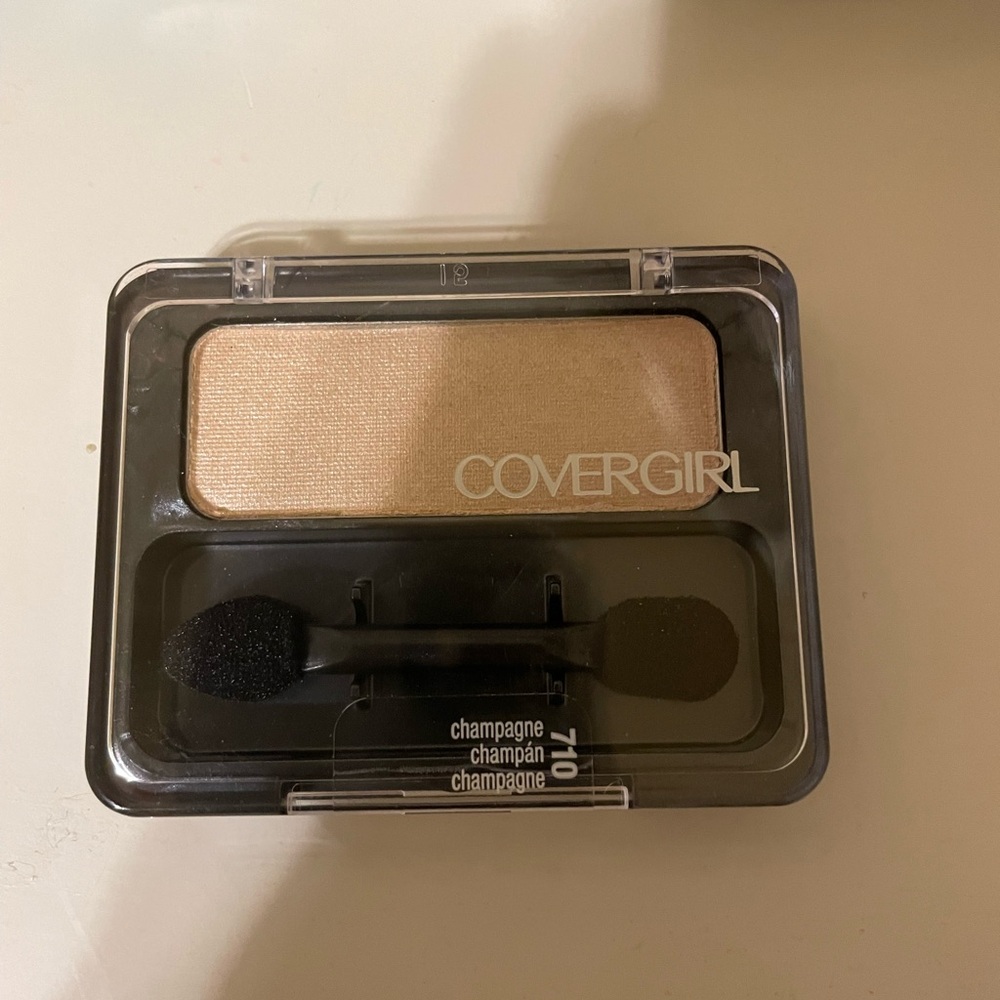 Nude eyeshadow